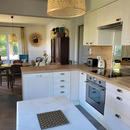 Casa de Férias La Douceur Au Soleil 5min à Pied *